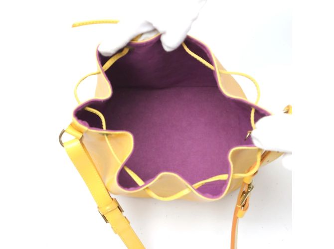 Noe Borsa a Spalla Petit Noé Epi Louis Vuitton Giallo - vista 19