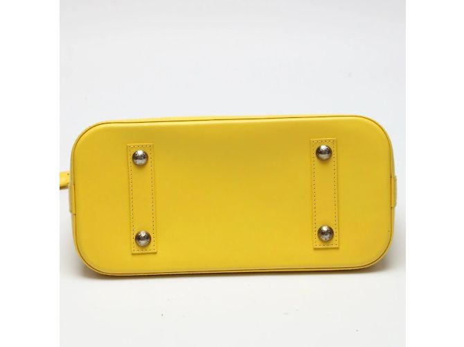 Borsa Epi Alma Louis Vuitton in Citron D'oro - vista 5