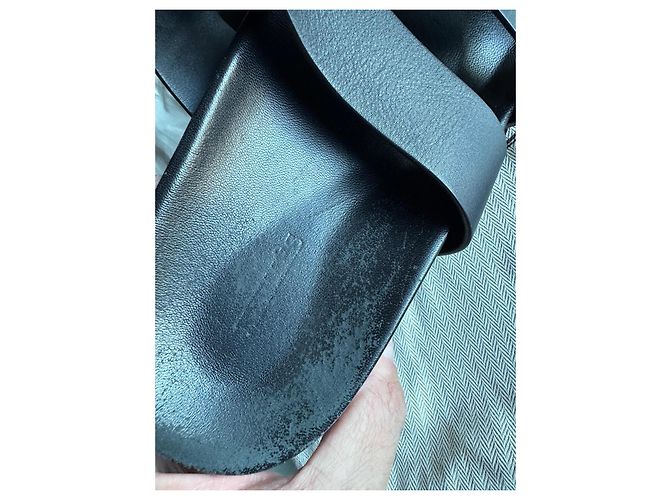 Sandali Hermès Cyprus Neri in Pelliccia Nero - vista 3