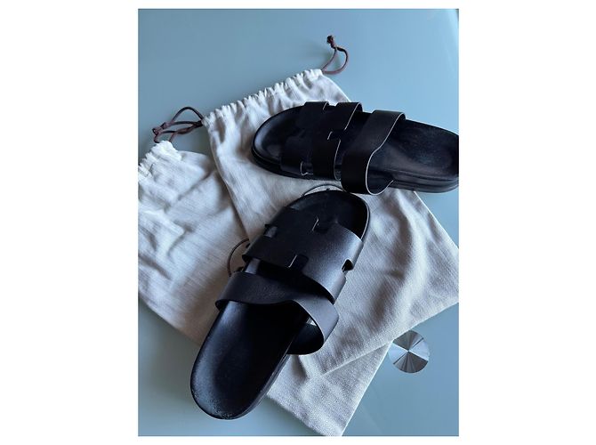Sandali Hermès Cyprus Neri in Pelliccia Nero - vista 6