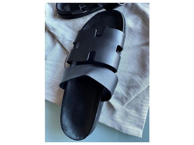 Sandali Hermès Cyprus Neri in Pelliccia Nero - vista 7