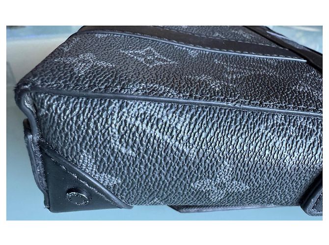 Louis Vuitton Soft Trunk Messenger Bag in pelle nera Nero - vista 11