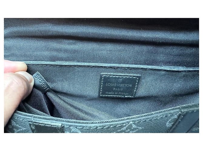 Louis Vuitton Soft Trunk Messenger Bag in pelle nera Nero - vista 5
