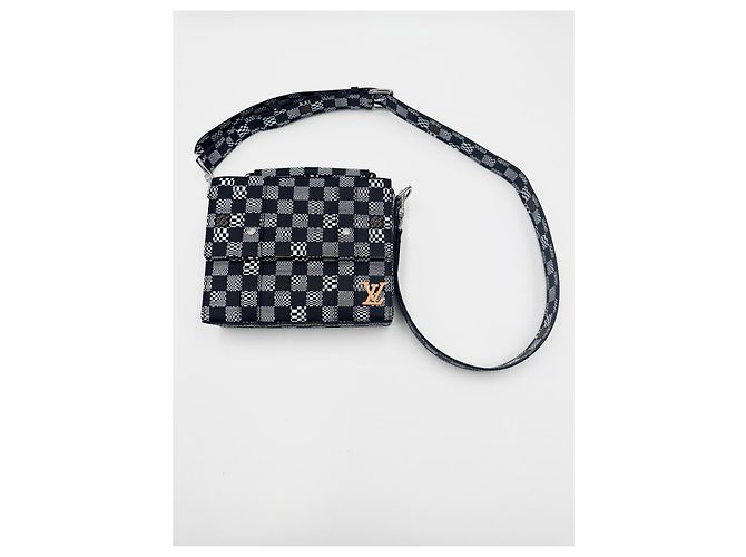 Louis Vuitton messenger soft trunk distorted damieR Multicolore - vista 15