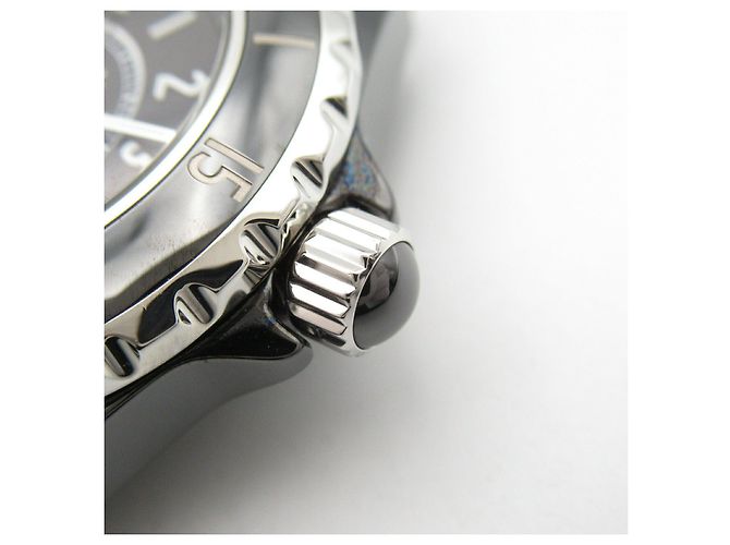Chanel J12 Ceramic Quartz Watch H0682 Black - view 6