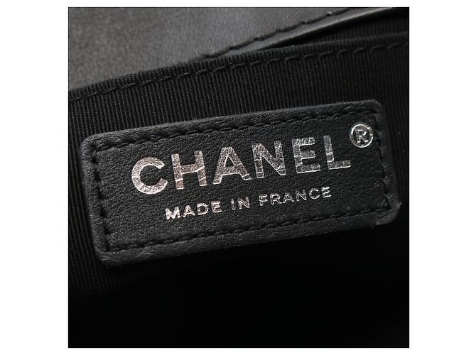 Chanel Boy Matelasse Leather Shoulder Bag A67086 Black - view 4
