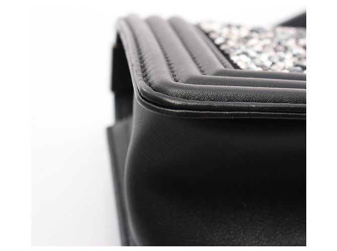 Chanel Boy Matelasse Leather Shoulder Bag A67086 Black - view 7