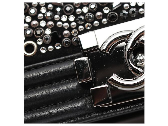 Chanel Boy Matelasse Leather Shoulder Bag A67086 Black - view 9