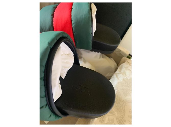 Sandali Gucci Demetra in nylon imbottito rosso e verde - vista 11