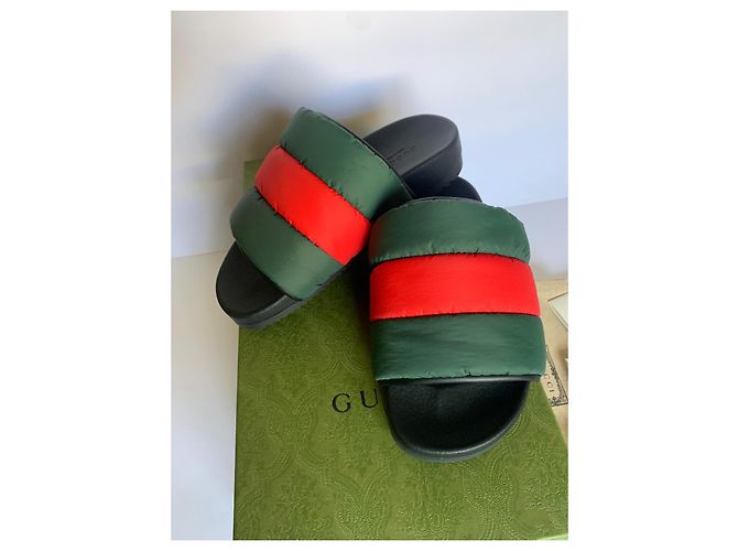 Sandali Gucci Demetra in nylon imbottito rosso e verde - vista 2