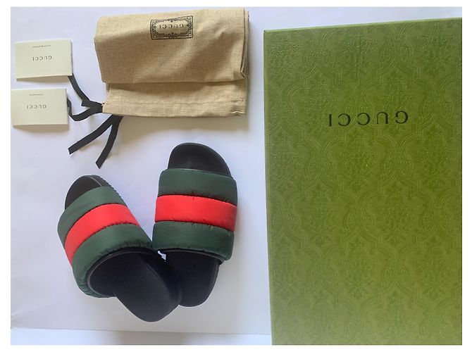 Sandali Gucci Demetra in nylon imbottito rosso e verde - vista 3
