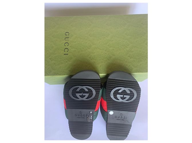 Sandali Gucci Demetra in nylon imbottito rosso e verde - vista 4
