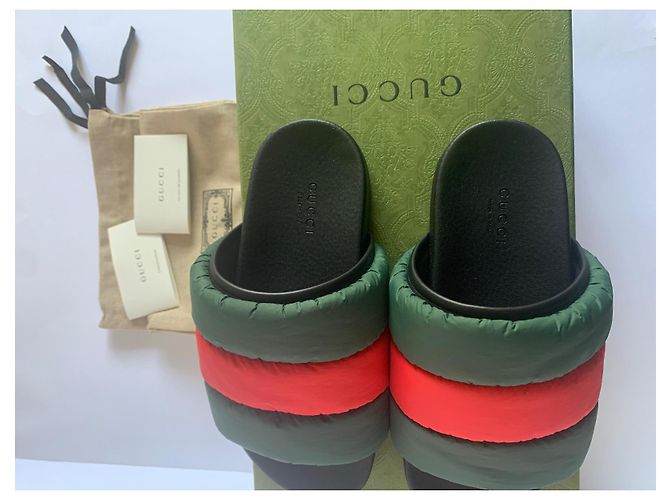 Sandali Gucci Demetra in nylon imbottito rosso e verde - vista 5