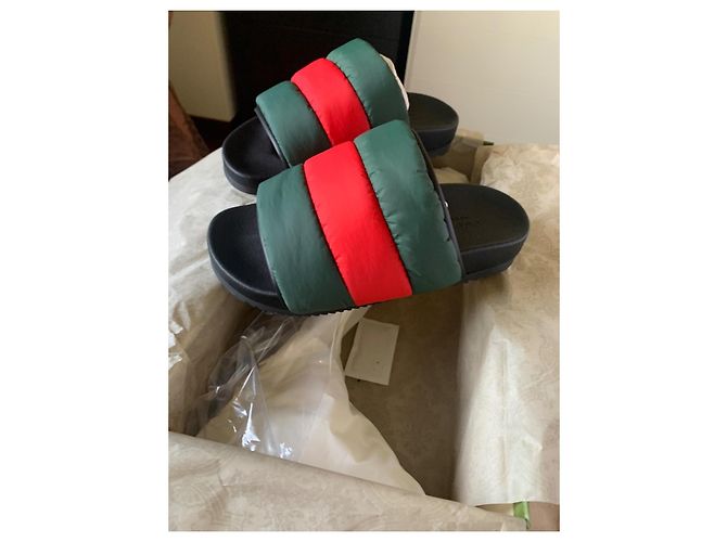 Sandali Gucci Demetra in nylon imbottito rosso e verde - vista 8