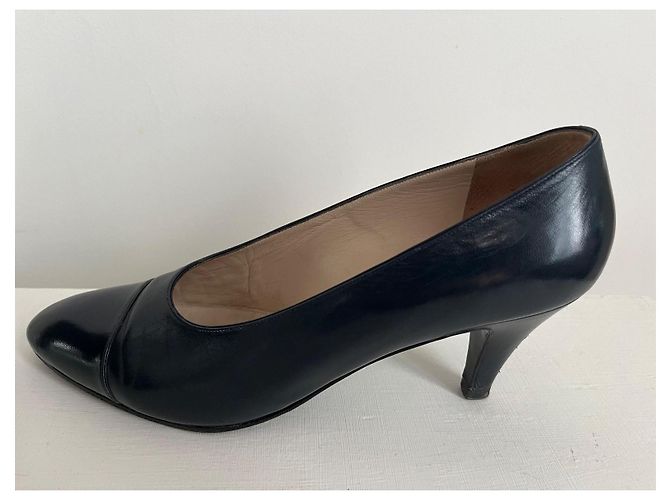 Décolleté Chanel blu navy in pelle - vista 8