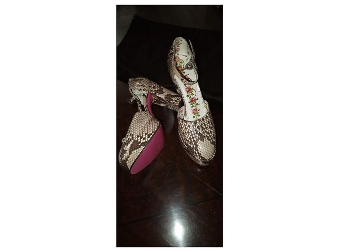 Gucci Mary Jane Python Pumps Grey - view 2