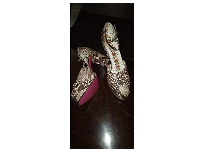 Gucci Mary Jane Python Pumps Grey - view 3