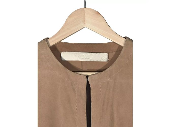 Abrigo Duster de Cuero Suede sin Cuello DROMe Beige Castaño - vista 3