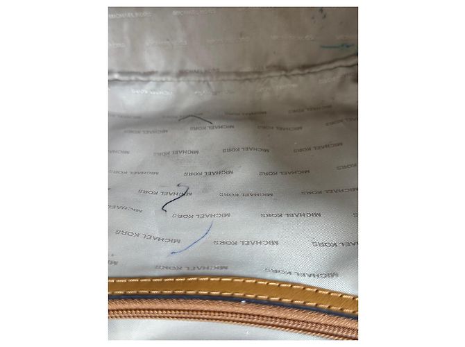 Michael Kors Newbury Medium Chain Stud Borsa a spalla Marrone Gold hardware - vista 13