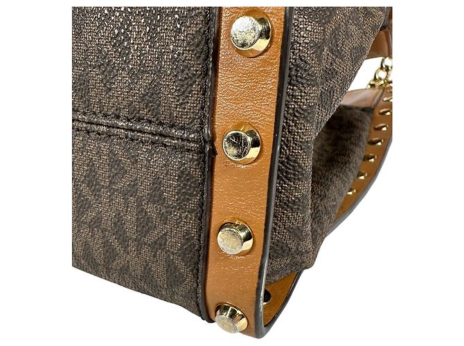 Michael Kors Newbury Medium Chain Stud Borsa a spalla Marrone Gold hardware - vista 8