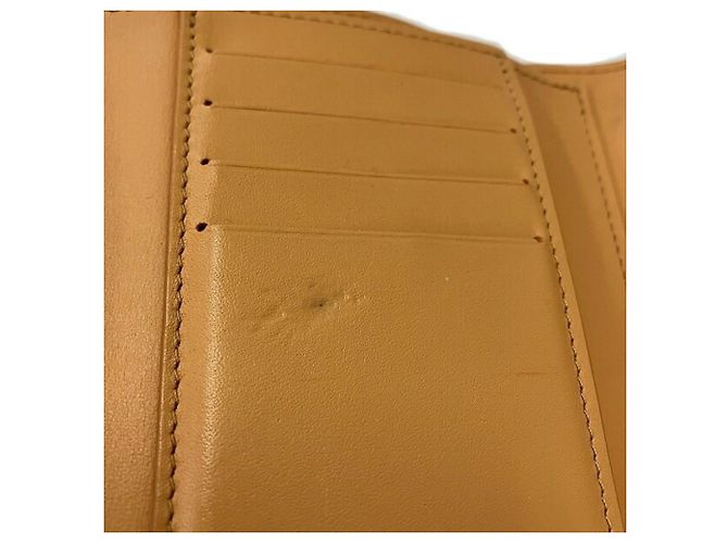 Cartera Capucines Louis Vuitton Camello - vista 4