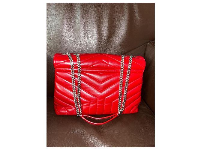 Sac à main Saint Laurent Loulou en cuir rouge taille medium - vue 4