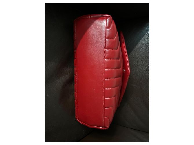 Sac à main Saint Laurent Loulou en cuir rouge taille medium - vue 7