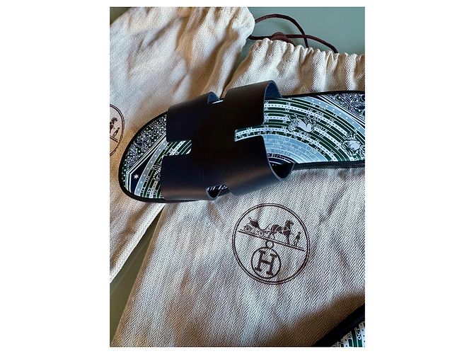 Sandali Hermès Izmir in pelliccia nera Nero - vista 12