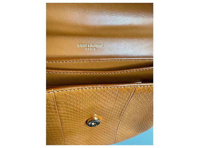 Borsa a mano Yves Saint Laurent Kaia in pelliccia marrone chiaro - vista 10