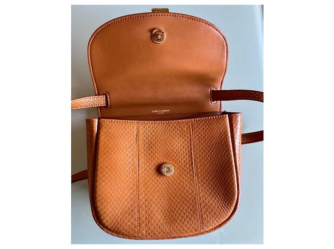 Borsa a mano Yves Saint Laurent Kaia in pelliccia marrone chiaro - vista 5