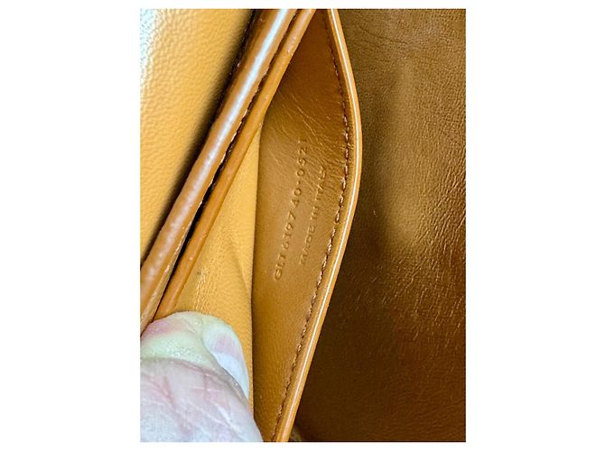 Borsa a mano Yves Saint Laurent Kaia in pelliccia marrone chiaro - vista 8