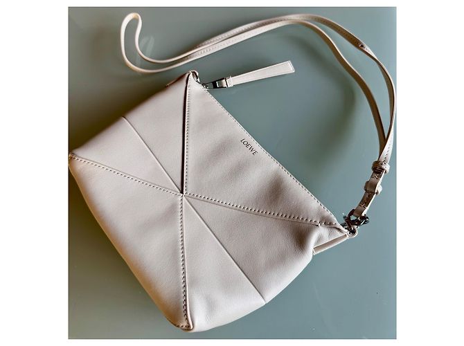 Borsa a mano Loewe Puzzle in Pelliccia Beige Bianco sporco - vista 2