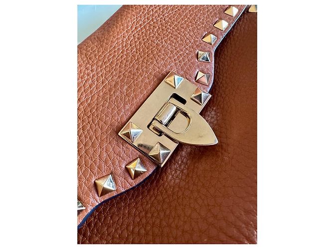 Bolso Valentino Garavani Rockstud Piel Granulada Marrón Oscuro - vista 3