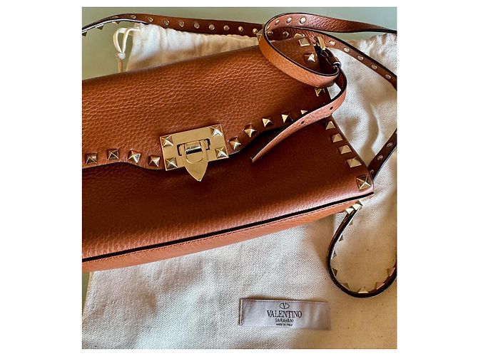 Bolso Valentino Garavani Rockstud Piel Granulada Marrón Oscuro - vista 9