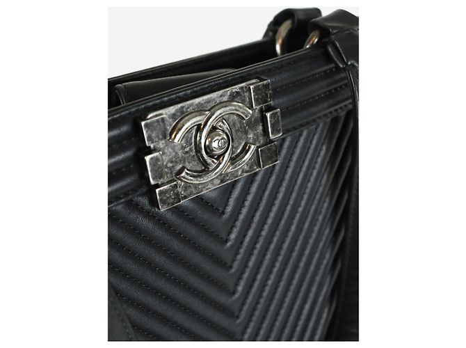 Chanel Schwarze Boy Tote Bag aus Lammleder mit Chevron-Steppung 2014 - Ansicht 6