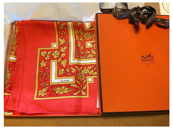 Sciarpa in seta Hermès Jewels of Summer Corallo 90x90 - vista 12