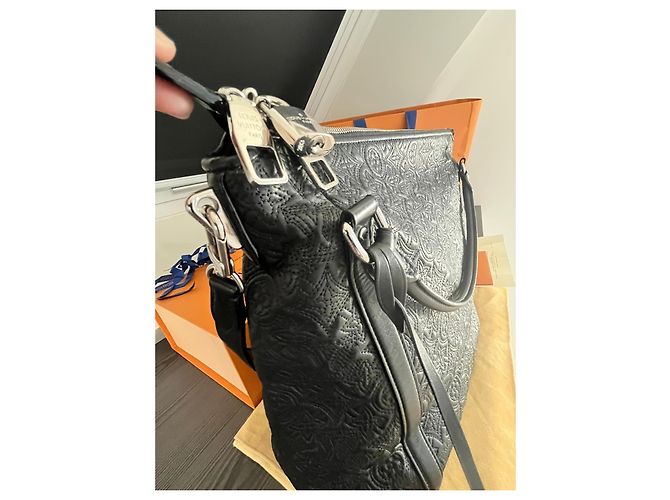 Borsa a mano Louis Vuitton Antheia in pelle nera Nero - vista 3