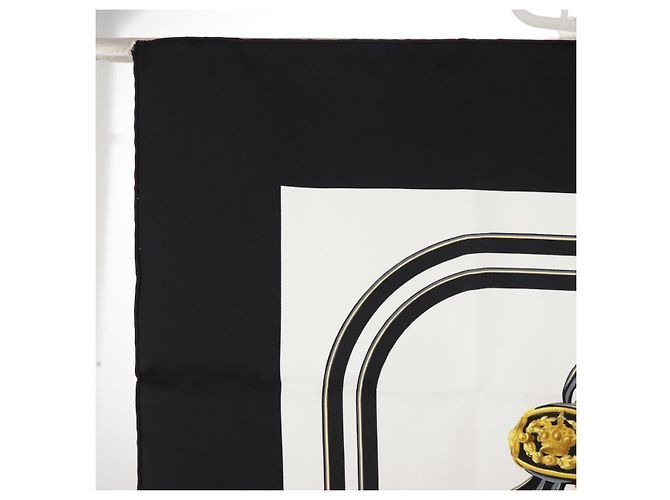 Hermès Foulard HERMES Carre 90 ""BRIDES de GALA"" in seta nero e bianco Auth ki5241 - vista 3