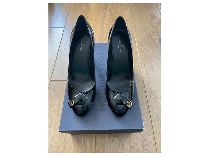 Décolleté Louis Vuitton in vernice nera Nero - vista 3