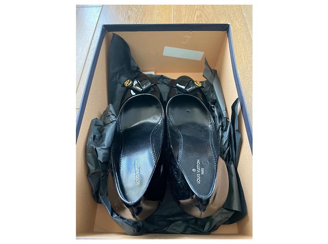 Décolleté Louis Vuitton in vernice nera Nero - vista 4