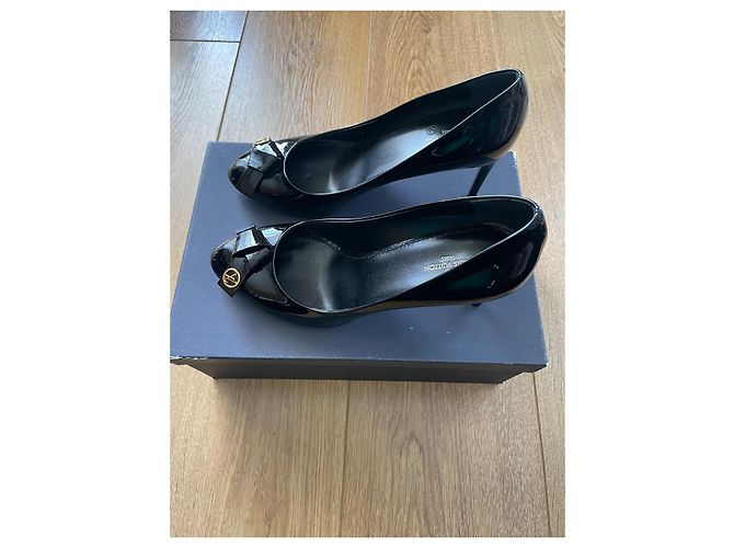 Décolleté Louis Vuitton in vernice nera Nero - vista 5