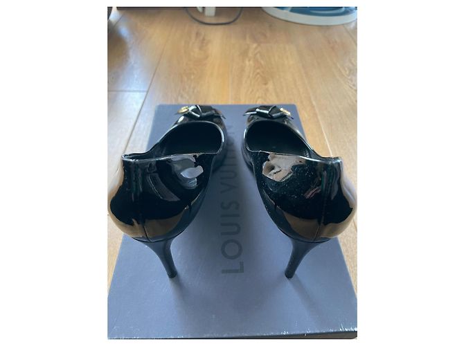 Décolleté Louis Vuitton in vernice nera Nero - vista 8