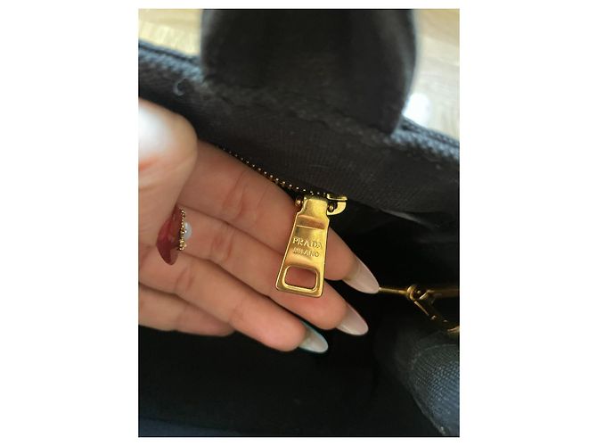 Borsa a mano Prada Canapa in tela nera con finiture oro Nero Beige Gold hardware - vista 6