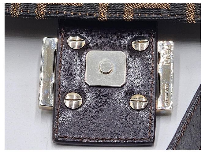 Borsa a Spalla Fendi Mamma Baguette Marrone - vista 13