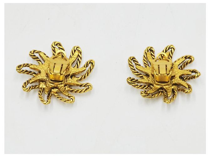 Orecchini Chanel Vintage Gilt Twisted Sun CC Gold hardware - vista 6