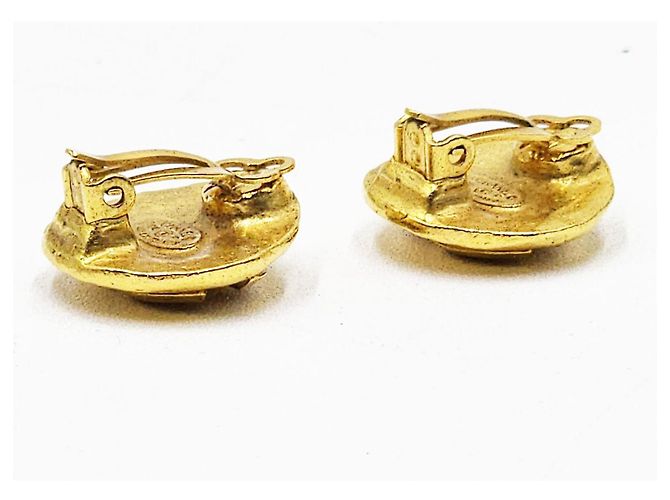 Orecchini a bottone martellato Chanel Gold hardware - vista 7