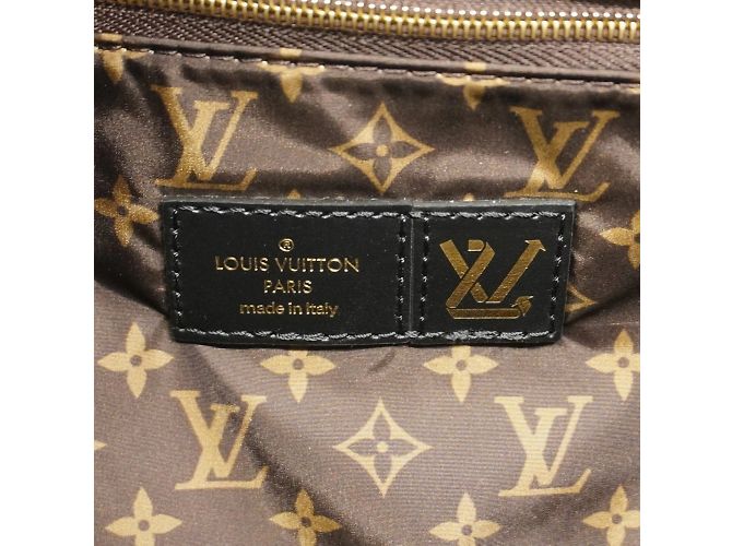 Louis Vuitton Tote Bag LV Pillow On the Go MM M21069 Noir - vista 5