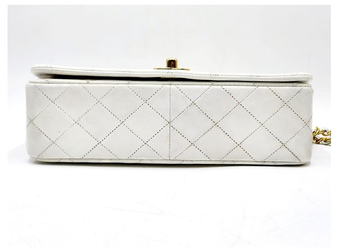 Chanel Classico Senza Tempo Flap Singolo Completo 24K GHW Bianco - vista 11