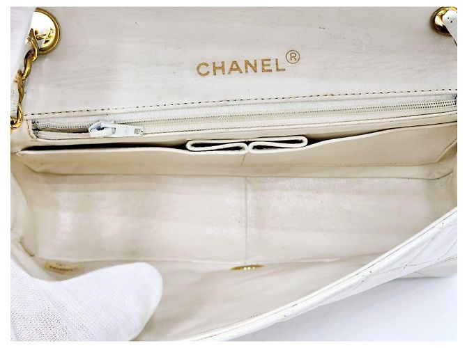 Chanel Classico Senza Tempo Flap Singolo Completo 24K GHW Bianco - vista 17