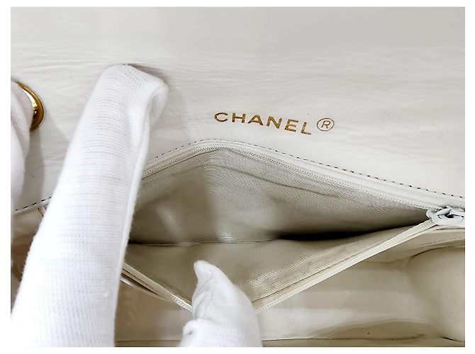 Chanel Classico Senza Tempo Flap Singolo Completo 24K GHW Bianco - vista 18